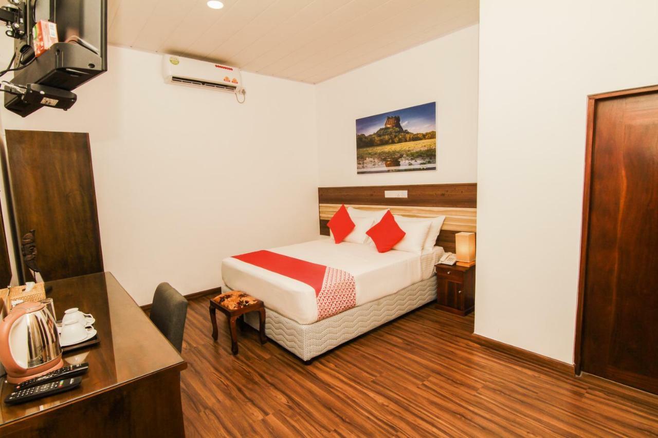 Clove Transit Hotel Kotugoda Εξωτερικό φωτογραφία