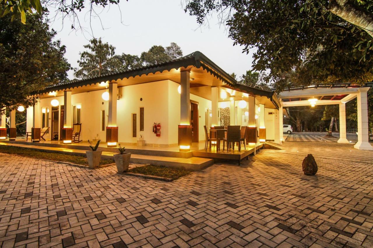 Clove Transit Hotel Kotugoda Εξωτερικό φωτογραφία