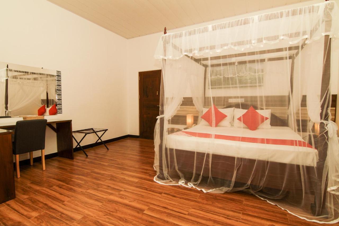 Clove Transit Hotel Kotugoda Εξωτερικό φωτογραφία
