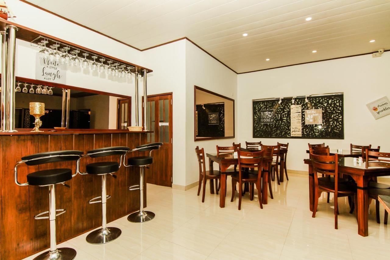 Clove Transit Hotel Kotugoda Εξωτερικό φωτογραφία